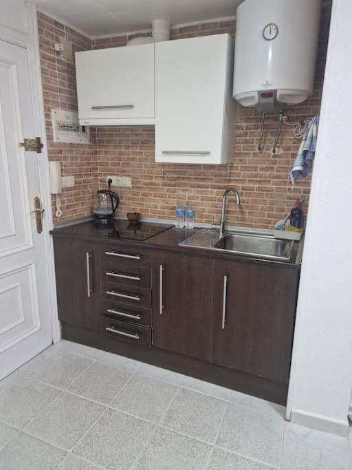 Studio Flat 150M Away From Beach Torrevieja Ngoại thất bức ảnh